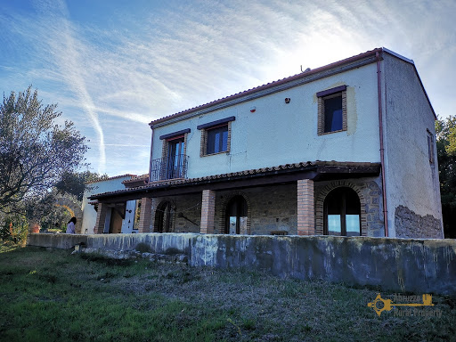 traditional stone farmhouse abruzzo