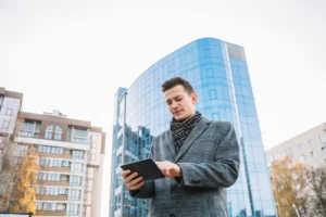UK Real Estate Market Trends 2025 Investor Playbook to Stay Ahead of the Curve